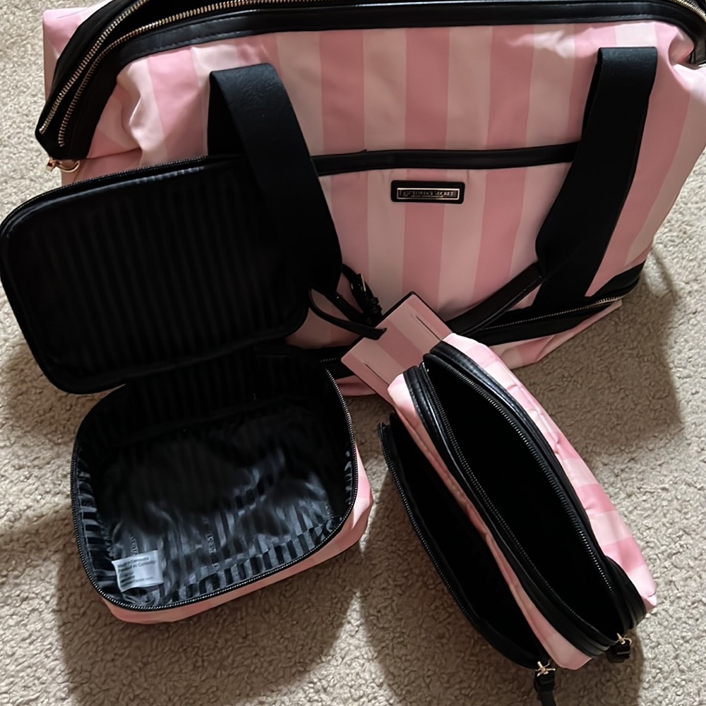 Signature Victoria’s Secret pink stripe travel duffle tote bag set 🔥